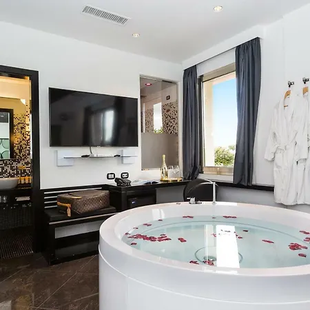 Hotel Jc 4*